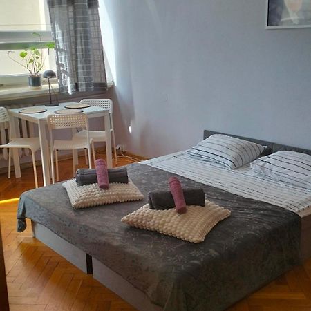 Апартаменти Night Host Matejki 4 Free Parking Битом Екстер'єр фото