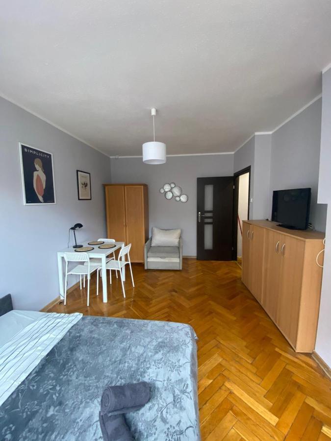 Апартаменти Night Host Matejki 4 Free Parking Битом Екстер'єр фото