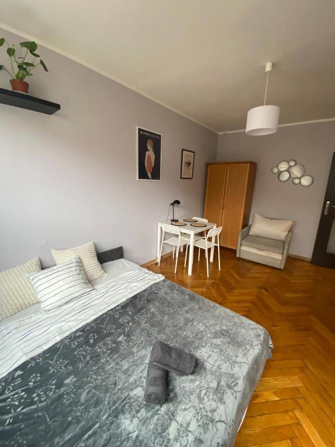 Апартаменти Night Host Matejki 4 Free Parking Битом Екстер'єр фото